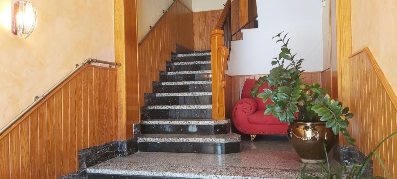 Comodo Apartamento Deltebre Luaran gambar