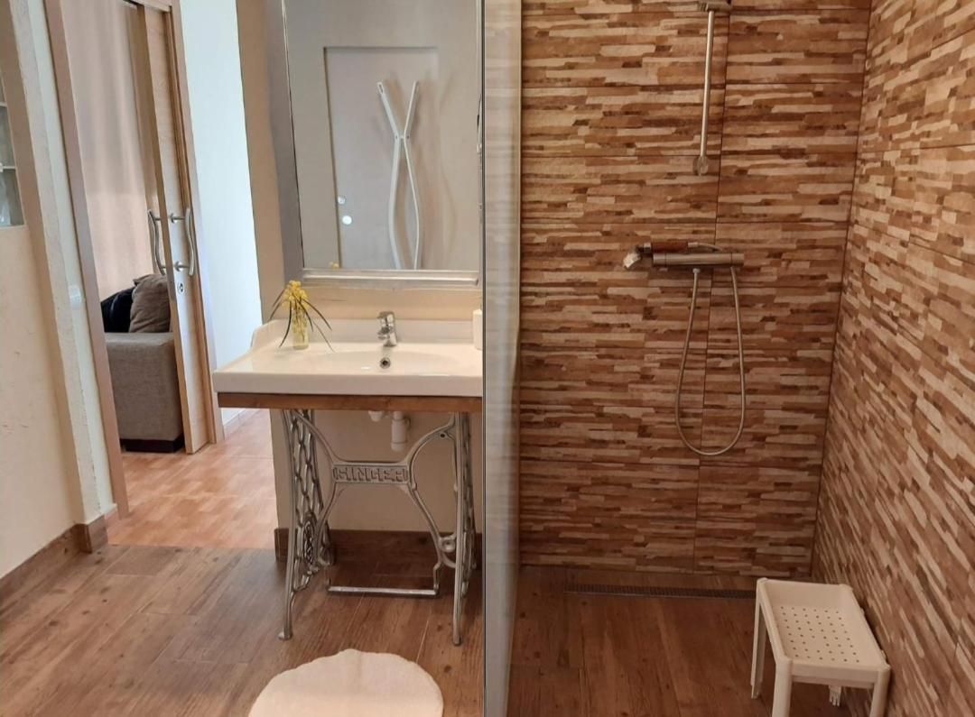 Comodo Apartamento Deltebre Luaran gambar